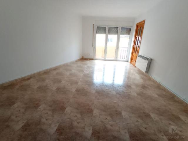 Piso en venta en Torelló. Piso de grandes dimensiones. Pisos.