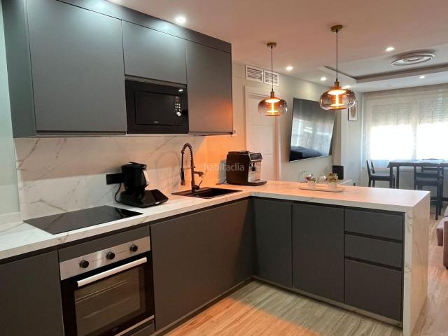 Piso en venta en Torre del Mar, Centro. Ideal inversores. Vivienda dividida en 2 espacios independientes. Pisos Torre del.