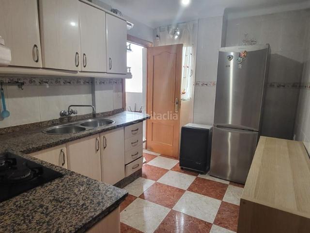 Piso en venta en Torre del Mar, Centro. Piso de 3 dormitorios en el centro de Torre del Mar. Pisos Torre del.