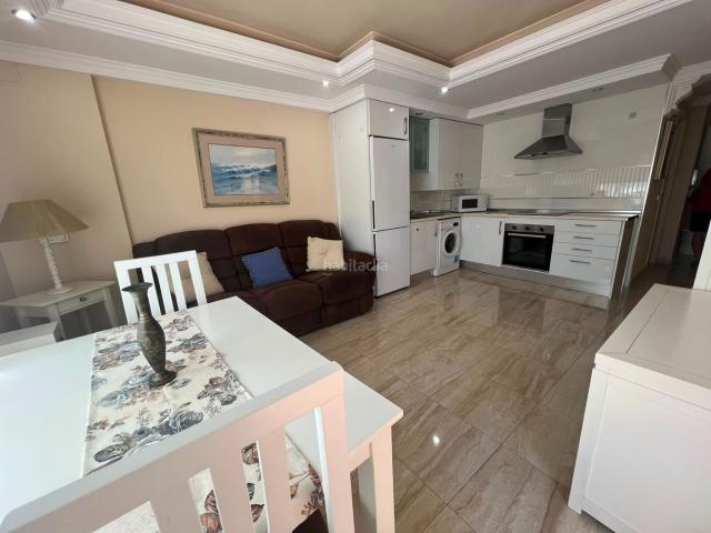 Piso en venta en Torre del Mar, Poniente Faro. Piso totalmente reformado y amueblado cerca de la playa. Pisos Torre del.
