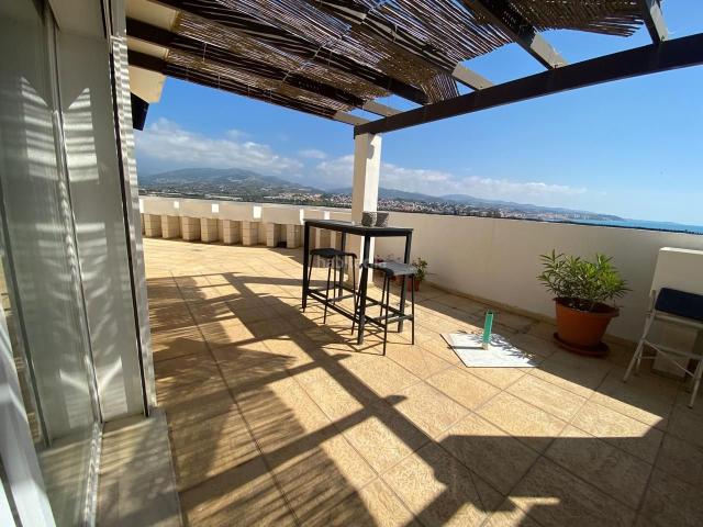 Piso en venta en Torre del Mar, Paseo Marítimo de Levante. Exclusivo ático en Residencial Torre Litoral Torre del Mar. Pisos Torre del.