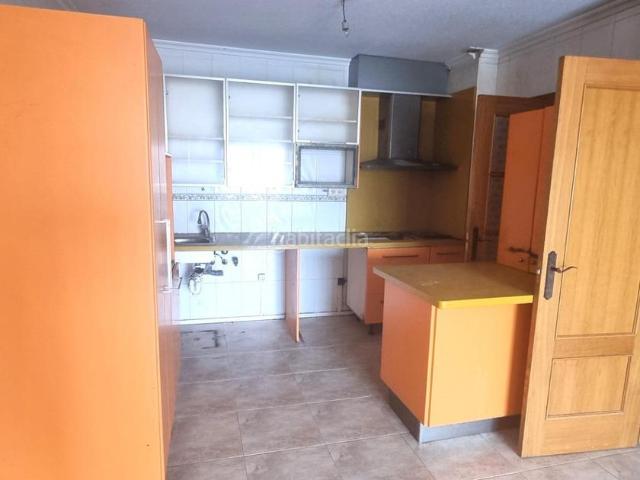 Piso en venta en Torre Pacheco, Torre Pacheco. Amplio Piso en el Corazón de TorrePacheco con Plaza de Garaje y Trastero. Pisos Torre.