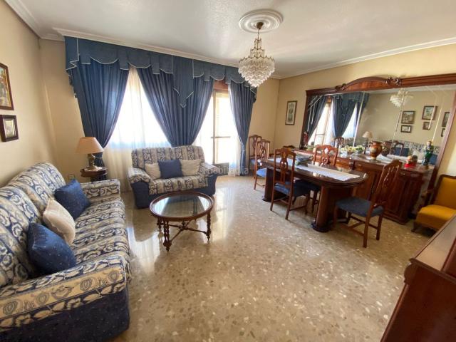 Piso en venta en Torredonjimeno. OPORTUNIDAD ALQUILER CON OPCION DE COMPRA DE PISO CON ASCENSOR CERCA IGLESIA SANTA MARIA. Pisos.