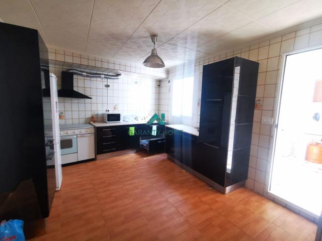 Piso en venta en Torredonjimeno. Piso amueblado en Torredonjimeno con gran amplitud y luz natural. Pisos.