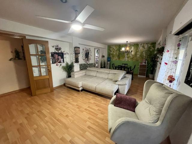 Piso en Venta en Torrefiel