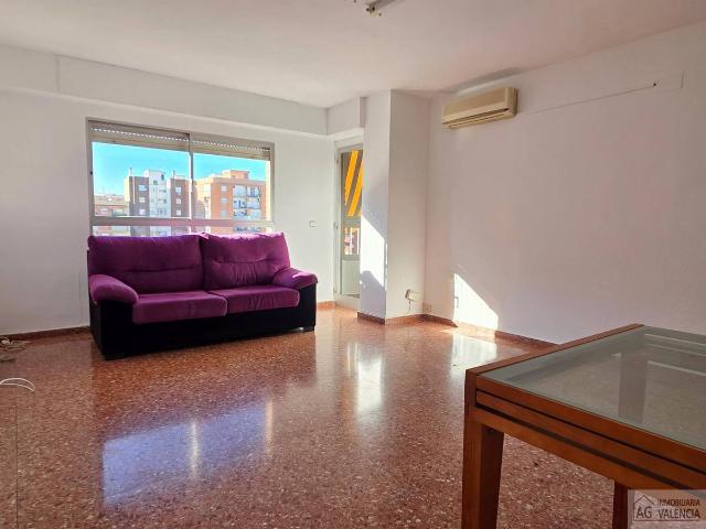 Piso en Venta en Torrefiel