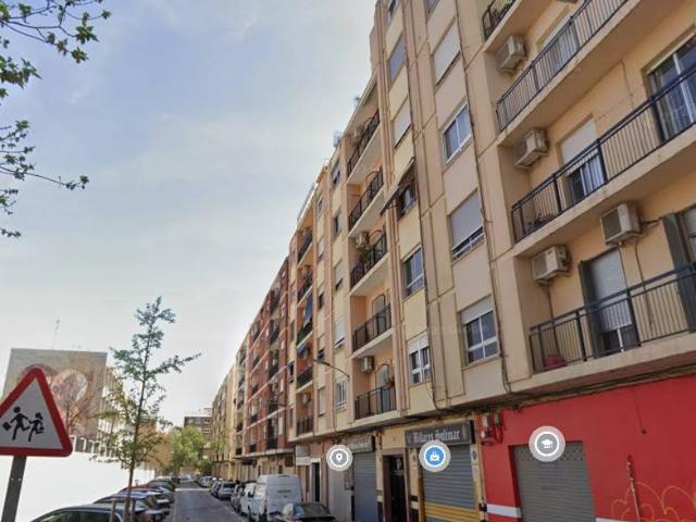 Piso en Venta en Torrefiel