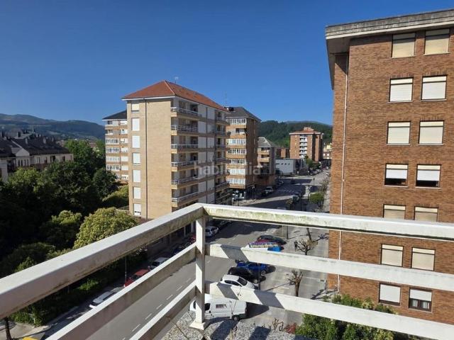 Piso en venta en Torrelavega, Covadonga Campuzano Ciudad Vergel. Luz, vistas al Monte Dobra y una gran terraza para disfrutar de cada día. Pisos.