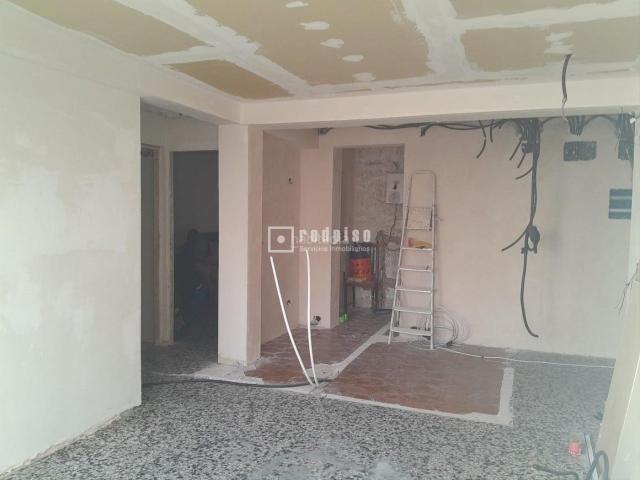 Piso en venta en Torremolinos, Ayuntamiento. ESPECTACULAR PISO A REFORMAR, A UN EXCELENTE PRECIO Y UBICACIÓN INMEJORABLE!. Pisos.