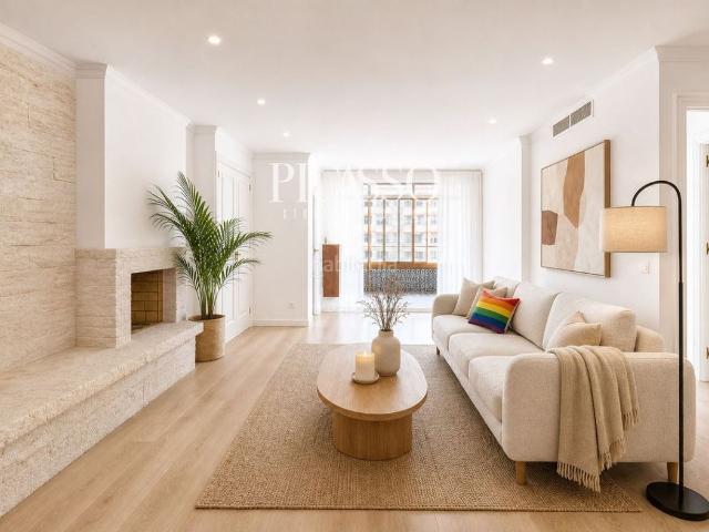 Piso en venta en Torremolinos, El Bajondillo. PISO CON POSIBILIDAD DE LICENCIA TURISTICA LA NOGALERA. Pisos.