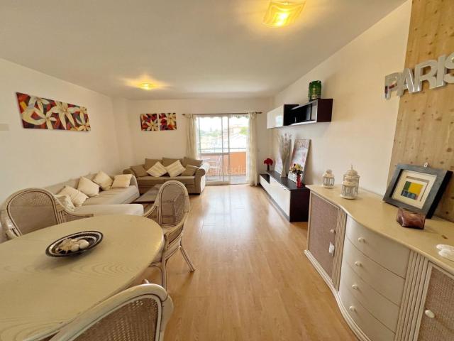 Piso en venta en Torremolinos, El Pinillo. 3 DORMITORIOS. Pisos.