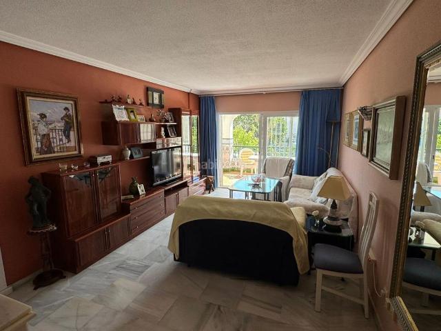 Piso en venta en Torremolinos, La Carihuela Los Nidos. Oportunidad en La Carihuela, Torremolinos! A solo 150 metros de la playa. Pisos.