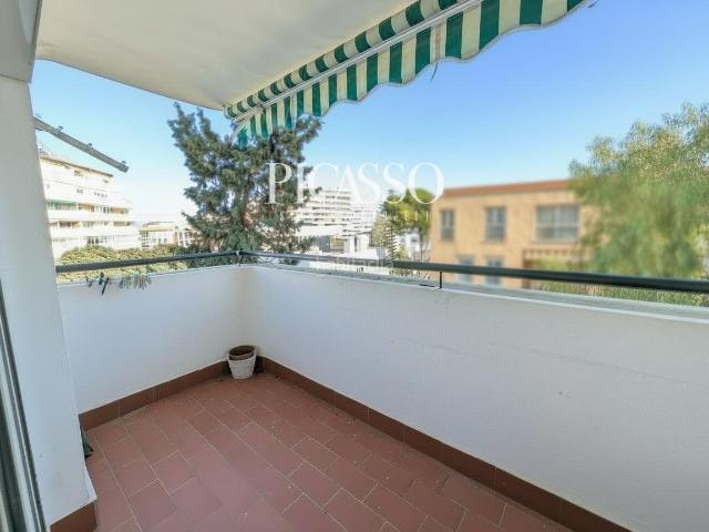 Piso en venta en Torremolinos, Loma de los Riscos. PISO EN VENTA 2 HABITACIONES CBAÑO EN SUITE, TERRAZA Y PARKING TORREMOLINOS A 5 MIN ANDANDO DE LA NOGALERA. Pisos.
