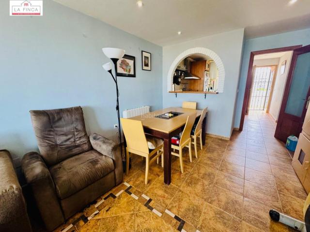 Piso en venta en Torremolinos, Los Álamos. 2 dormitorios con piscina y parking a 150m de la playa. Pisos.