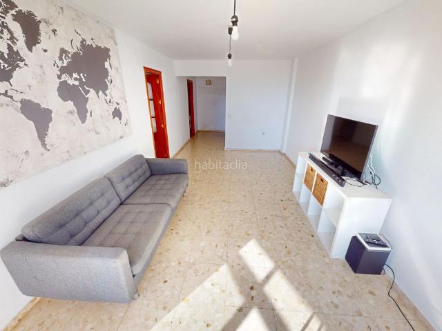 Piso en venta en Torremolinos, Manantiales Estación de Autobuses. 12º PLANTA CON ASCENSOR Y VISTA DESPEJADA AL MAR EN VENTA EN AV ISABEL MANOJA, TORREMOLINOS. Pisos.