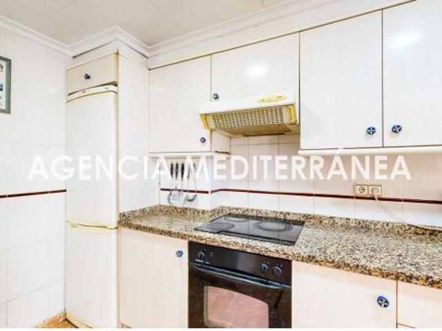 Piso en venta en Torrent, con tres habitaciones y dos baños