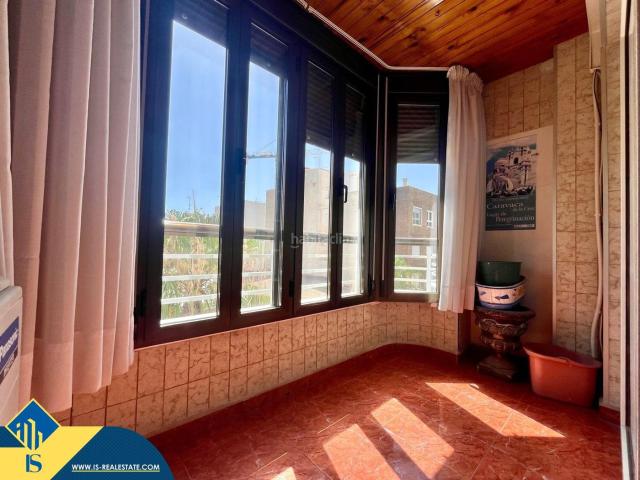 Piso en venta en Torrevieja, Centro Muelle Pesquero. Apartamento cerca del mar, en la provincia de Alicante, en la ciudad de Torrevieja, en el barrio de Playa del Cura. 3 habitaciones. Pisos.