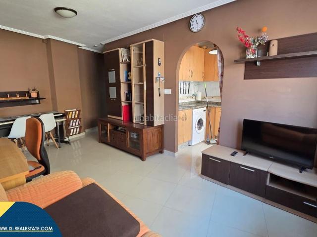 Piso en venta en Torrevieja, Centro Muelle Pesquero. Apartamento con terraza, en la provincia de Alicante, en la ciudad de Torrevieja, en el barrio de Playa del Cura. 1 habitación 5. Pisos.