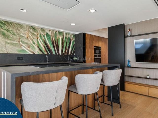 Piso en venta en Torrevieja, Centro Muelle Pesquero. Apartamento con terraza, en la provincia de Alicante, en la ciudad de Torrevieja, en el barrio de Playa del Cura. 2 habitaciones. Pisos.