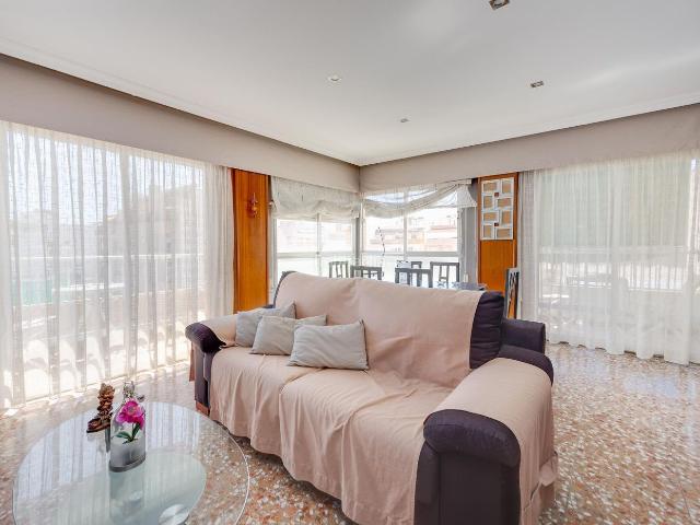 Piso en venta en Torrevieja, Centro Muelle Pesquero. APARTAMENTO DE 3 DORMITORIOS 2 BAÑOS EN TORREVIEJA. Pisos.
