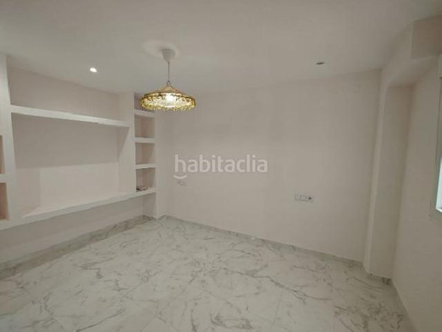 Piso en venta en Torrevieja, Centro Muelle Pesquero. !CDATA111m a Estrenar en Torrevieja 3 Hab 2 Baños Reforma Integral Total. Pisos.