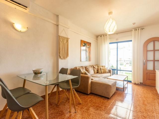 Piso en venta en Torrevieja, Antonio Machado. iquestBusca una bonito apartamento en la costa mediterraacutenea, cerca de servicios y parques, a pocos pasos de las playas de are. Pisos.