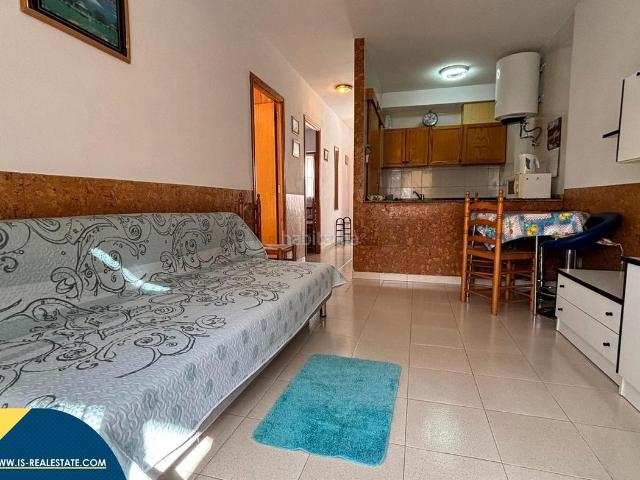 Piso en venta en Torrevieja, Avenida Habaneras Curva de Palangre. Apartamento con piscina comunitaria, en la provincia de Alicante, en la ciudad de Torrevieja, en el barrio de Playa del Acequión.