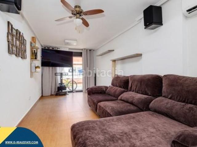 Piso en venta en Torrevieja, Avenida Habaneras Curva de Palangre. Apartamento con terraza, en la provincia de Alicante, en la ciudad de Torrevieja, en el barrio de Playa del Cura. 3 habitaciones.