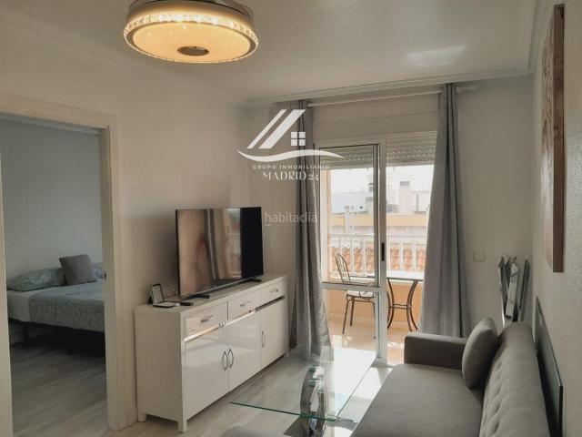 Piso en venta en Torrevieja, Avenida Habaneras Curva de Palangre. Apartamento reformado con piscina en Alicante Torrevieja. Pisos.