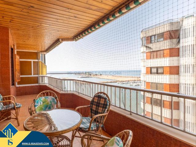 Piso en venta en Torrevieja, El Acequión. Apartamento con piscina comunitaria, en la provincia de Alicante, en la ciudad de Torrevieja, en la zona de Playa del Acequión. 3. Pisos.