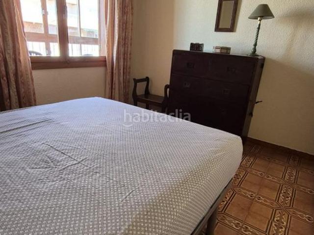 Piso en venta en Torrevieja, El Acequión. Apartamento con piscina comunitaria, en la provincia de Alicante, en la ciudad de Torrevieja, en la zona de Playa del Acequión. 3. Pisos.