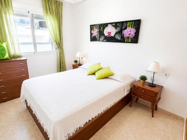 Piso en venta en Torrevieja, El Molino. ¡Oportunidad en Torrevieja! Luminoso apartamento con piscina. Pisos.