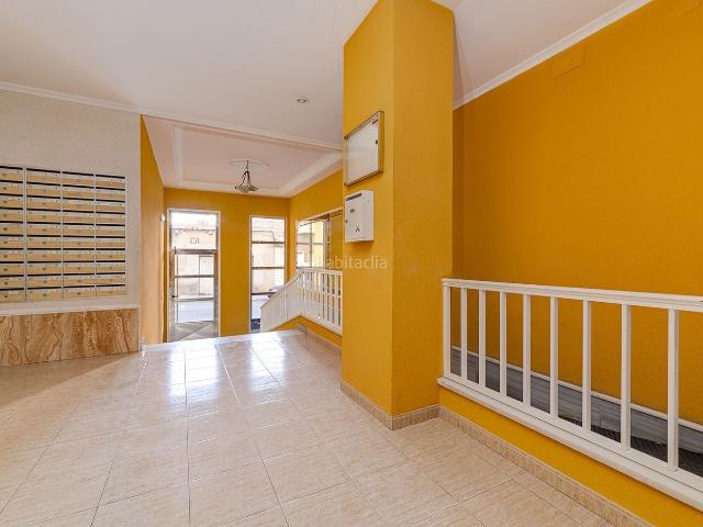 Piso en venta en Torrevieja, El Molino. Piso céntrico. Pisos.