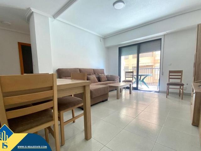 Piso en venta en Torrevieja, Los Europeos. Apartamento con terraza, en la provincia de Alicante, en la localidad de Torrevieja, en el barrio de La Mata. 3 habitaciones 100. Pisos.