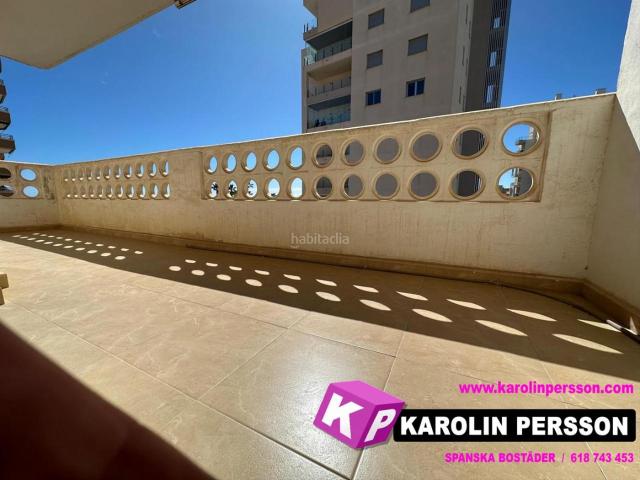 Piso en venta en Torrevieja, Los Europeos. Piso con ascensor, vistas al mar y parking común. Pisos.