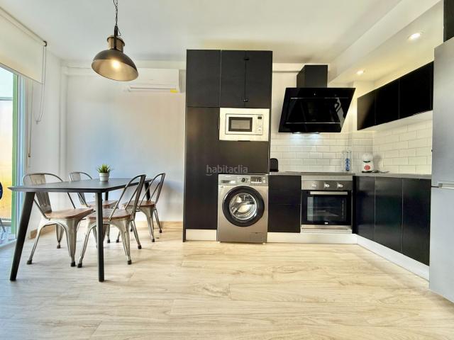 Piso en venta en Torrevieja, La Veleta. Has visto el vídeo? Necesitas el 100? Cons vistas al mar!Se vende piso completamente reformado en Torrevieja, en primera línea lat. Pisos.