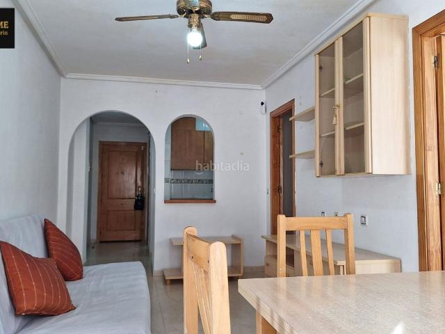 Piso en venta en Torrevieja, Las Piscinas Naturales. Piso en venta en el centro de Torrevieja con piscina 134.000. Pisos.