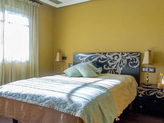 Piso en venta en Torrevieja, Nueva Torrevieja. ampnbsples presenta este impresionante apartamento duacuteplex en una ubicacioacuten prestigiosa en Torrevieja con impresionantes. Pisos.