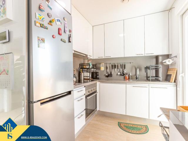 Piso en venta en Torrevieja, Nueva Torrevieja. Apartamento con piscina comunitaria, en la provincia de Alicante, en la ciudad de Torrevieja, en el barrio de Playa del Cura. 2 ha. Pisos.