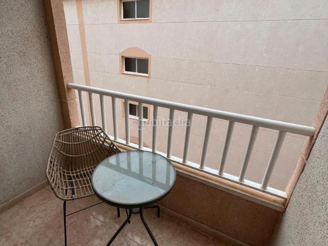 Piso en venta en Torrevieja, Parque de las Naciones. Apartamento con piscina comunitaria, en la provincia de Alicante, en la ciudad de Torrevieja, en la zona de Playa del Cura. 2 habi. Pisos.
