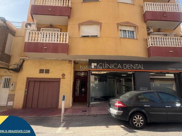 Piso en venta en Torrevieja, Puerto Deportivo. Apartamento con terraza, en la provincia de Alicante, en la ciudad de Torrevieja, en el barrio de Playa del Cura. 3 habitaciones. Pisos.