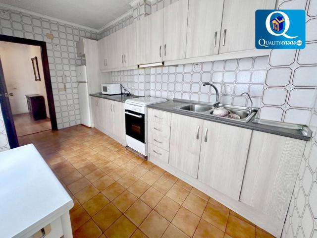 Piso en venta en Torrevieja, Puerto Deportivo. Piso en venta en Centro Ayuntamiento, 4 dormitorios. Pisos.
