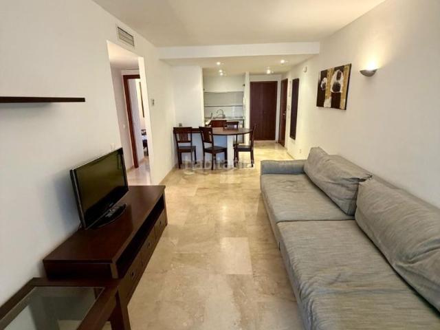 Piso en venta en Torrevieja, Punta Prima. Apartamento con piscina comunitaria, en la provincia de Alicante, en la ciudad de Torrevieja, en el barrio de Los Balcones. 2 habi. Pisos.