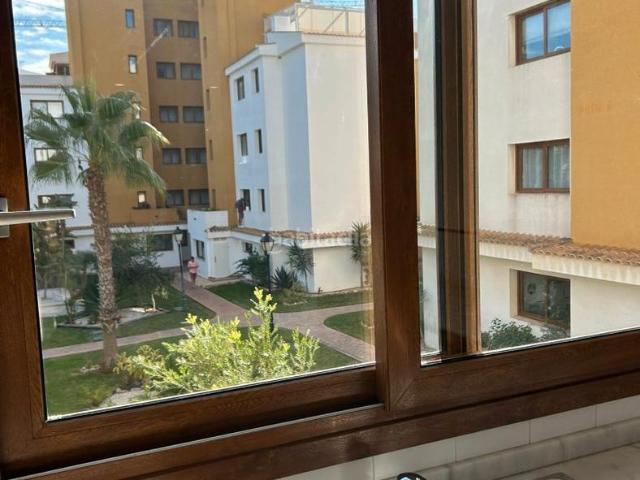 Piso en venta en Torrevieja, Punta Prima. Apartamento con piscina comunitaria, en la provincia de Alicante, en la ciudad de Torrevieja, en el barrio de Los Balcones. 2 habi. Pisos.