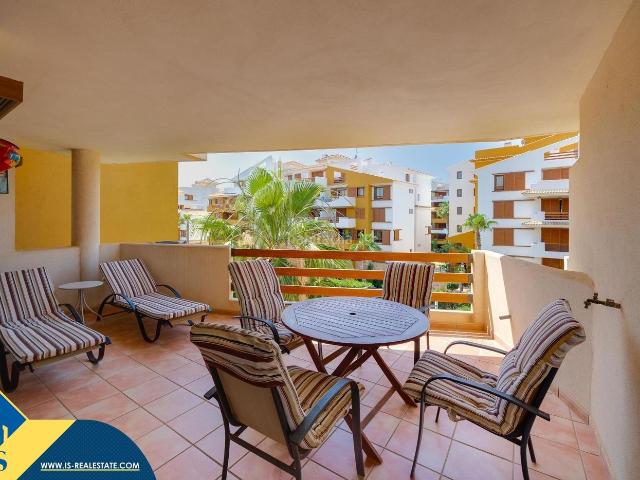 Piso en venta en Torrevieja, Punta Prima. Apartamento con piscina comunitaria, en la provincia de Alicante, en la ciudad de Torrevieja, en el barrio de Los Balcones. 2 habi. Pisos.