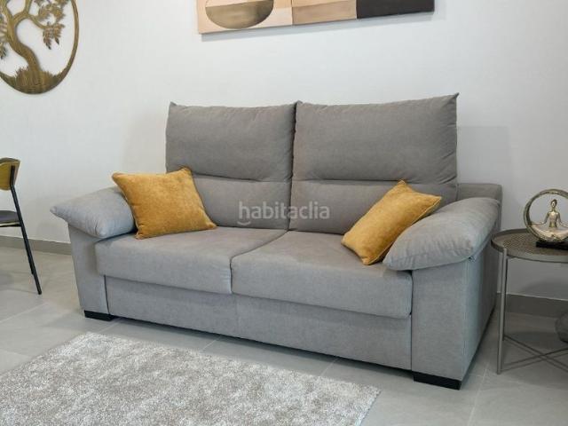 Piso en venta en Torrevieja, Torreblanca. Apartamento con piscina comunitaria, en la provincia de Alicante, en la ciudad de Torrevieja, en la zona de Playa de los Locos. 2. Pisos.