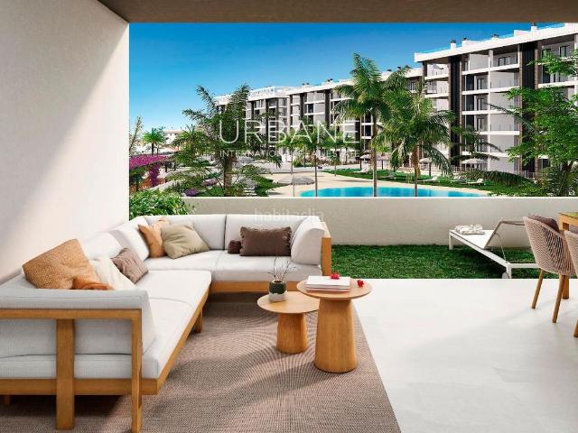 Piso en venta en Torrevieja, Torreblanca. Espectacular ático de obra nueva con solárium privado y terraza, a 700 metros de la playa de La Mata. Pisos.