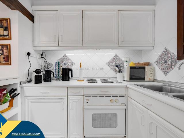 Piso en venta en Torrevieja, Zona los Frutales. Apartamento con piscina comunitaria, en la provincia de Alicante, en la ciudad de Torrevieja, en la zona de Playa de los Locos. 2. Pisos.