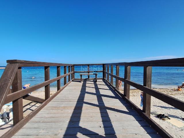 Piso en venta en Torrevieja, Zona Playa de los Locos. Acogedor apartamento renovado de 2 dormitorios y 1 baño, situado a solo 2 minutos de la Playa de Los Locos. Dispone de terraza, ai. Pisos.