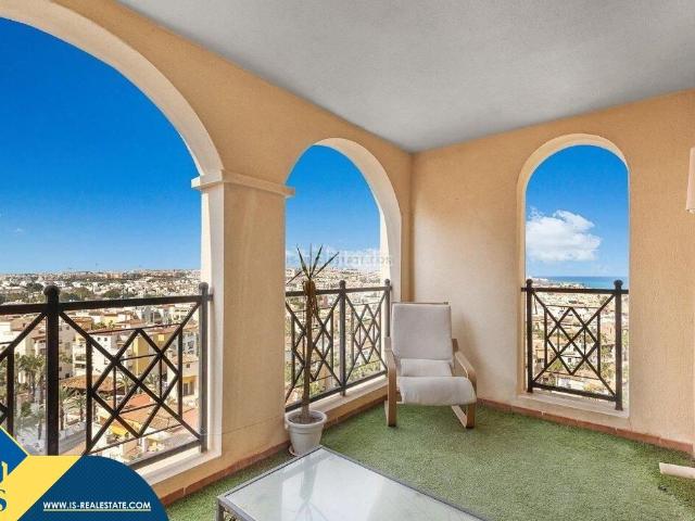 Piso en venta en Torrevieja, Zona Playa de los Locos. Apartamento con piscina comunitaria, en la provincia de Alicante, en la ciudad de Torrevieja, en la zona de Playa de los Locos. 2. Pisos.